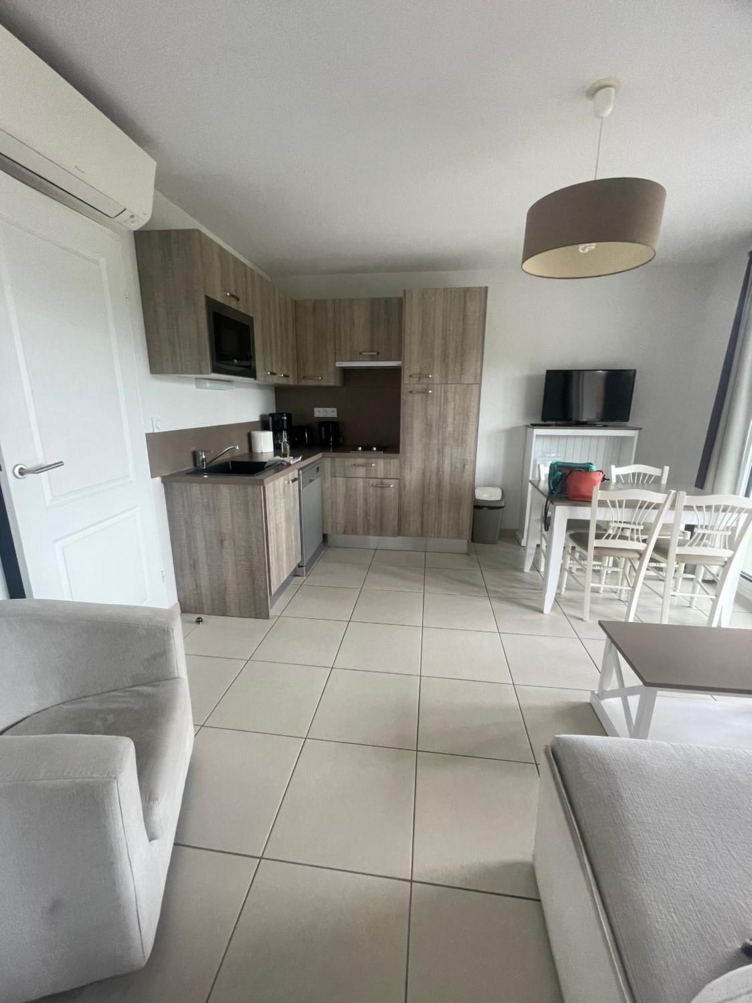 Apartmán Meuble 6 Personnes Remoulins Exteriér fotografie