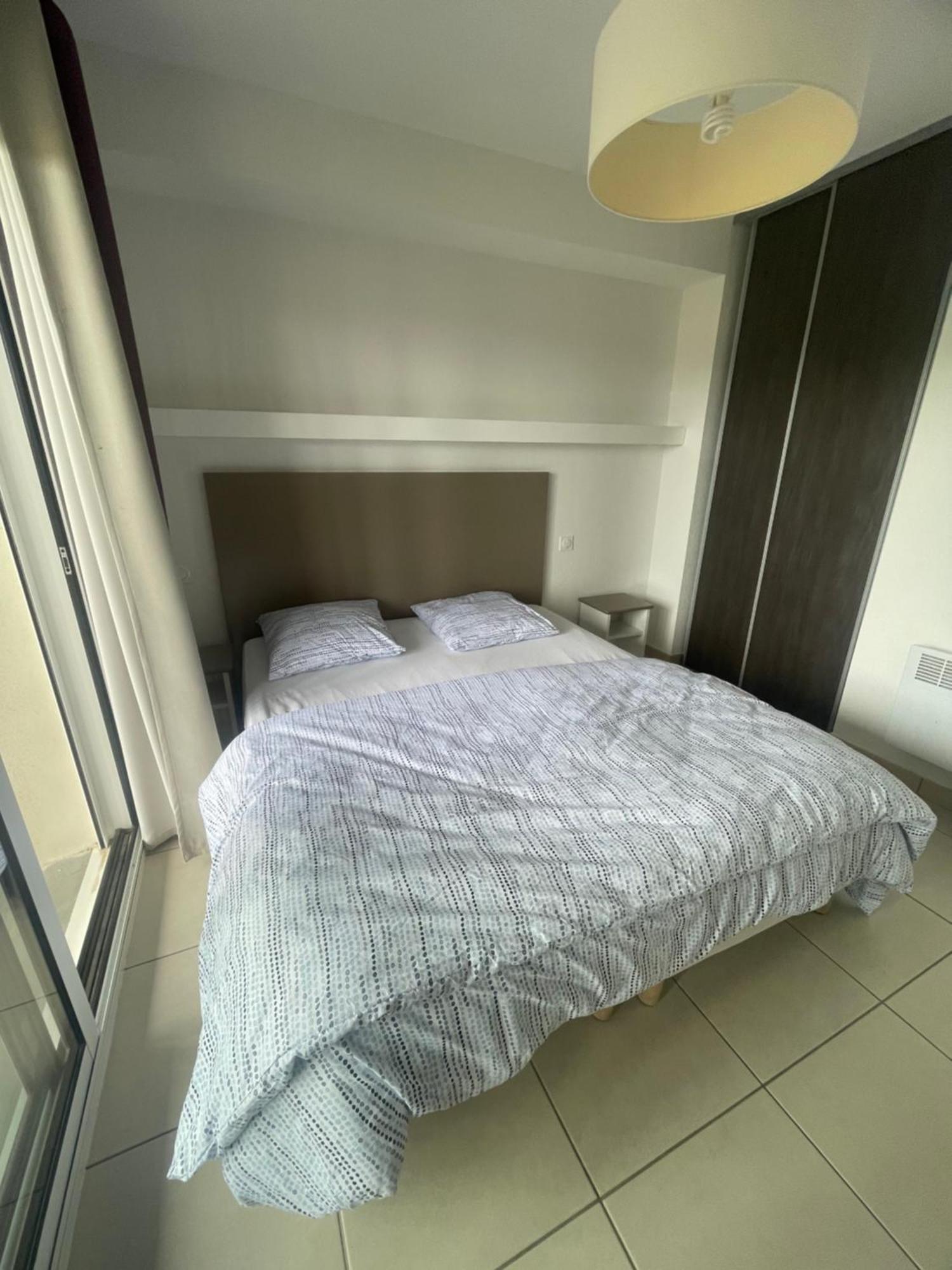 Apartmán Meuble 6 Personnes Remoulins Exteriér fotografie